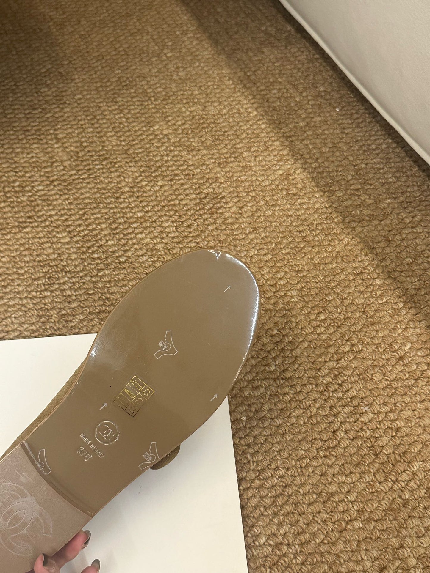 CHANEL 26S MARY JANE FLATS IN CARAMEL BROWN SUEDE CC LOGO