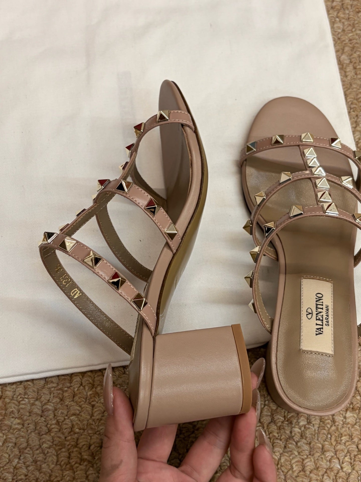 VALENTINO 26S ROCKSTUD HIGH HEEL SANDALS IN BLUSH NUDE CALFSKIN