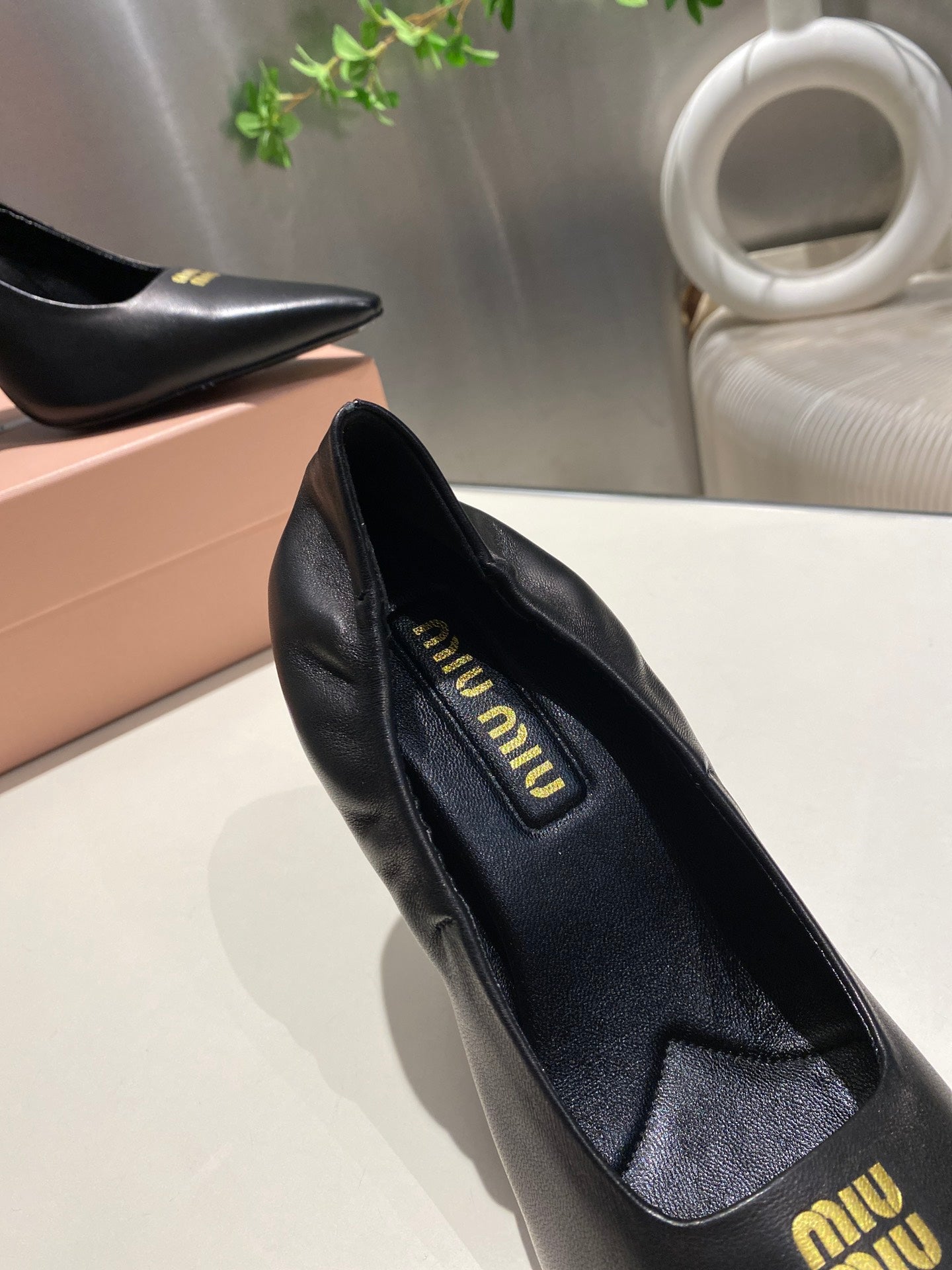 POINTED-TOE HIGH HEEL PUMPS IN BLACK SMOOTH LAMBSKIN - 34