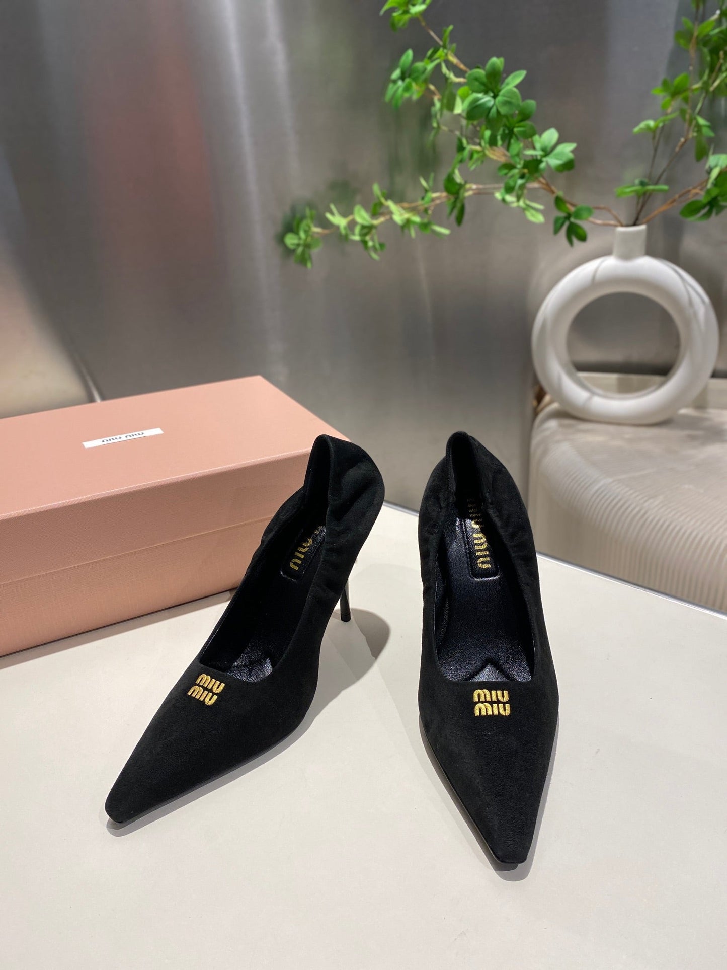 POINTED-TOE HIGH HEEL PUMPS IN BLACK SUEDE - 34