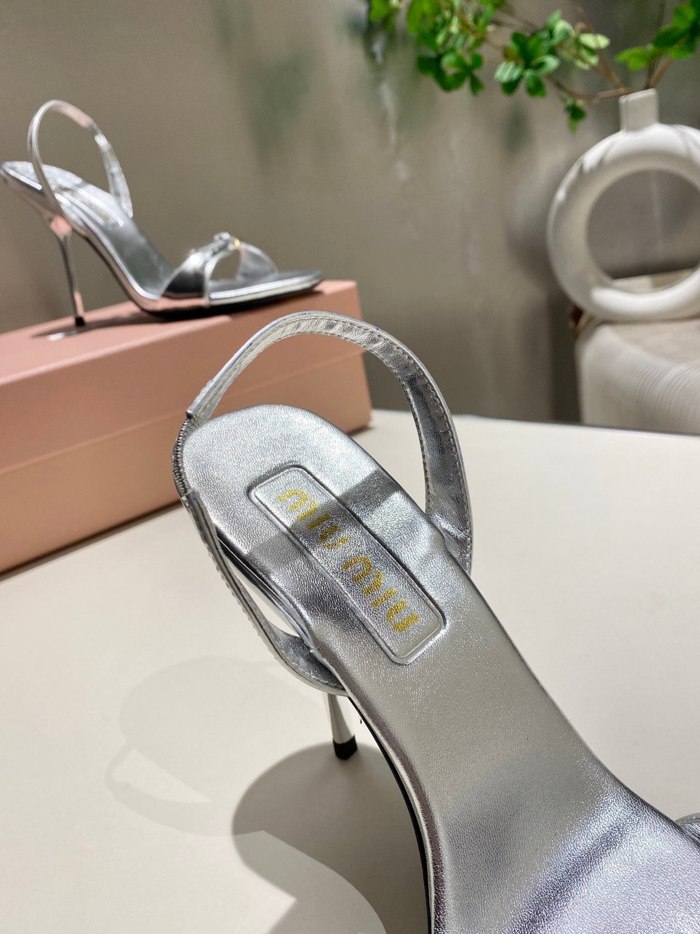 TWO STRAP HIGH HEELED SANDALS IN SILVER METALLIC GLOSSY SHEEPSKIN - 34