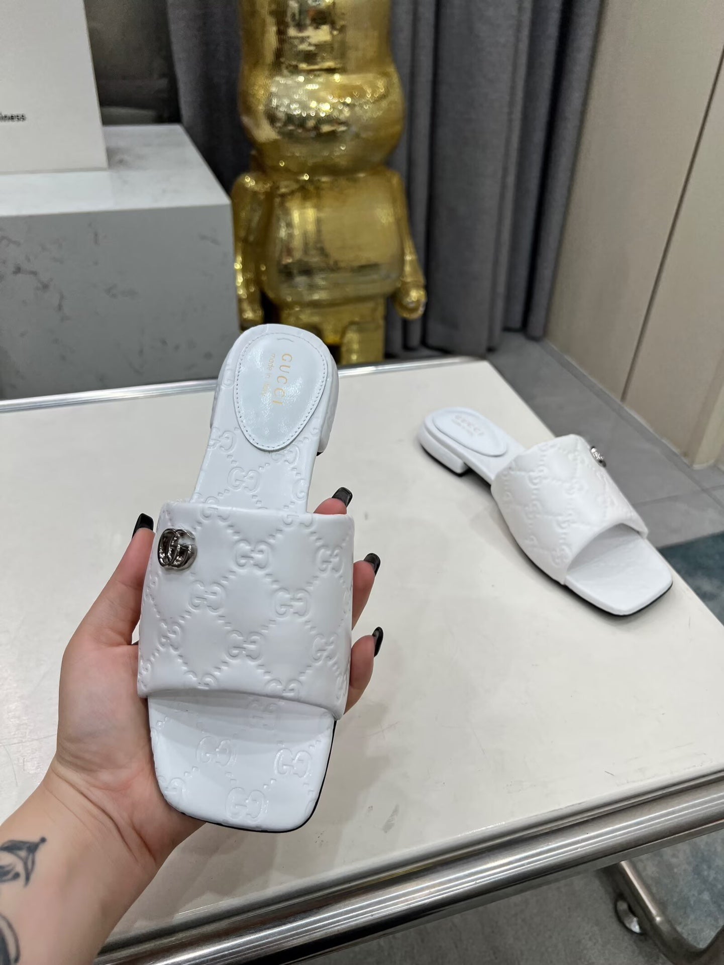 GG CASUAL SLIPPERS IN WHITE CALFSKIN LOGO EMBOSSING - 35