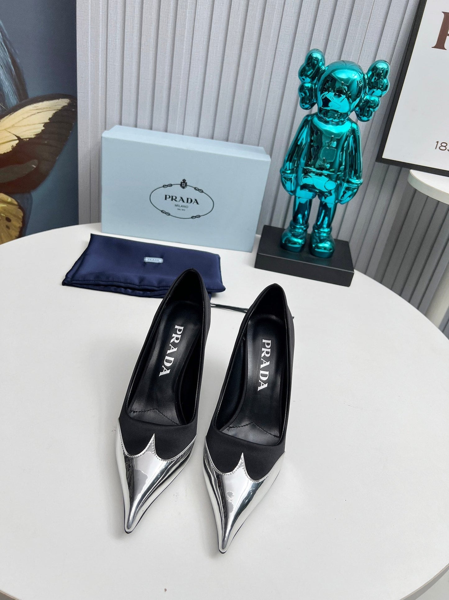 HIGH POINTED-TOE PUMPS IN BLACK MIX SILVER SATIN - 35
