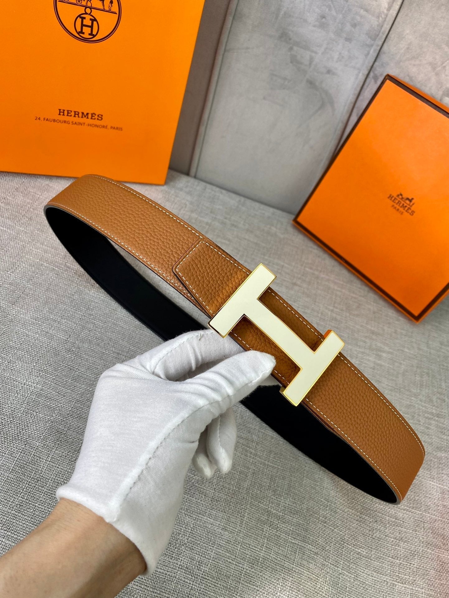 HM CONSTANCE BELT BUCKLE & REVERSIBLE TAWNY BROWN LEATHER STRAP 38MM GOLD HARDWARE - 30