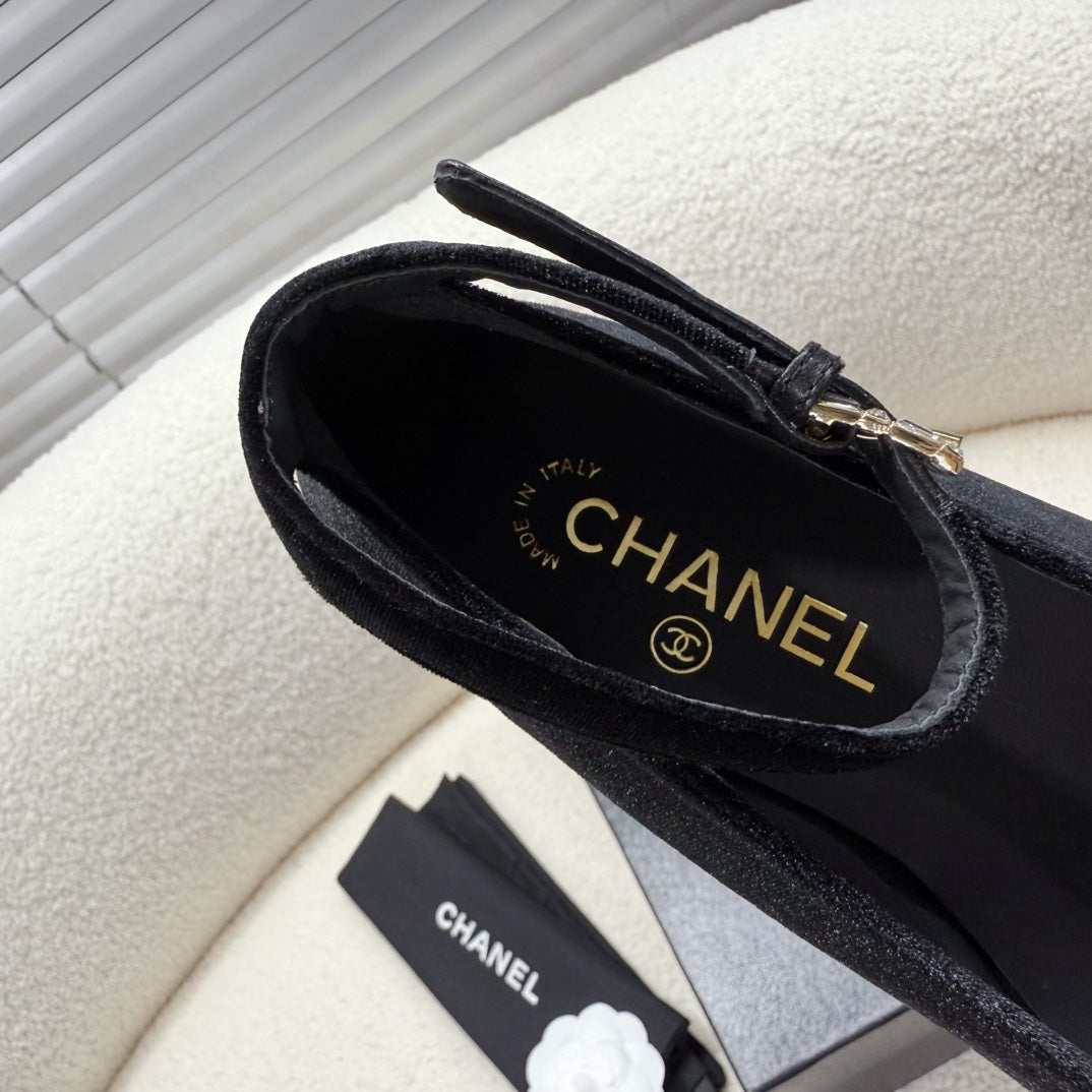 MARY JANE SHOES IN BLACK VELVET - 35