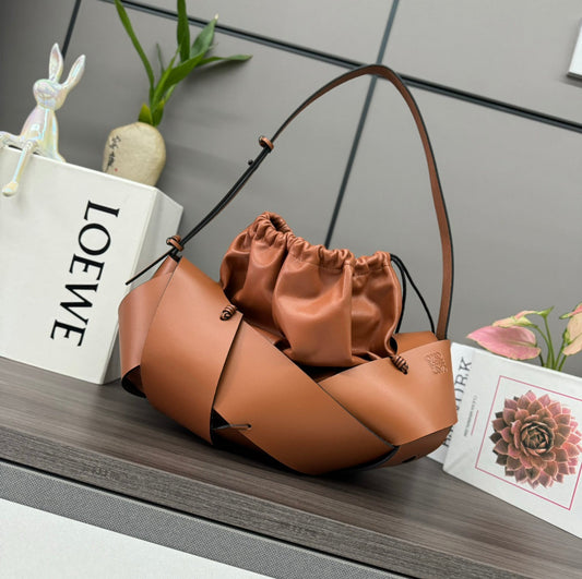 Сумка LOE INTERLACED HOBO 38 З ТЕЛЯЧОЇ ШКІРИ КОЛЬОРУ БРОНЗОВИЙ КОРИЧНЕВИЙ