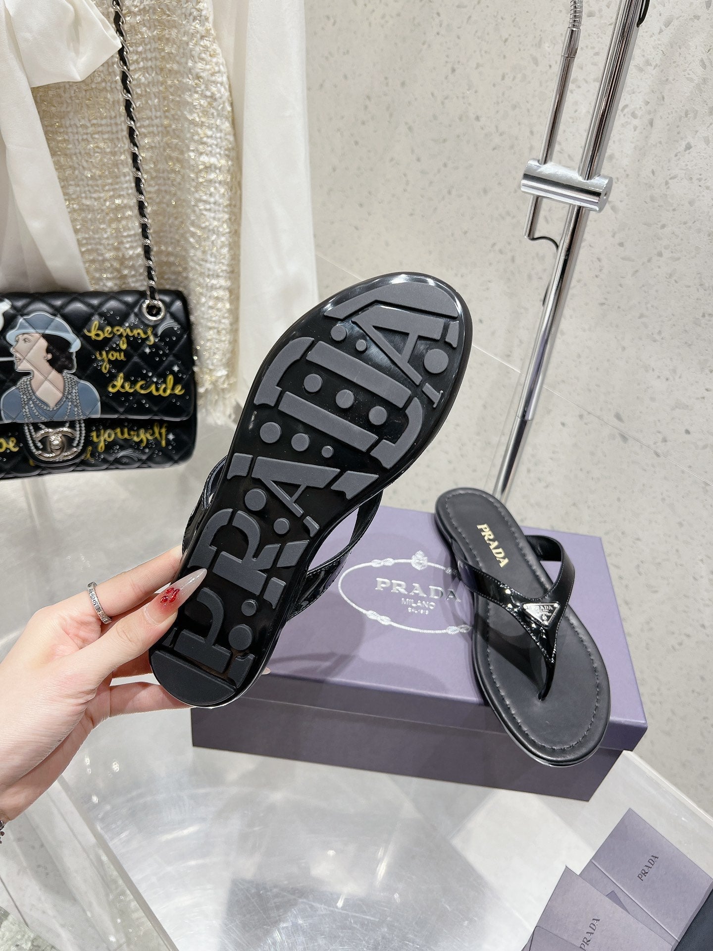 PRA PATENT LEATHER THONG SLIPPER BLACK - 35