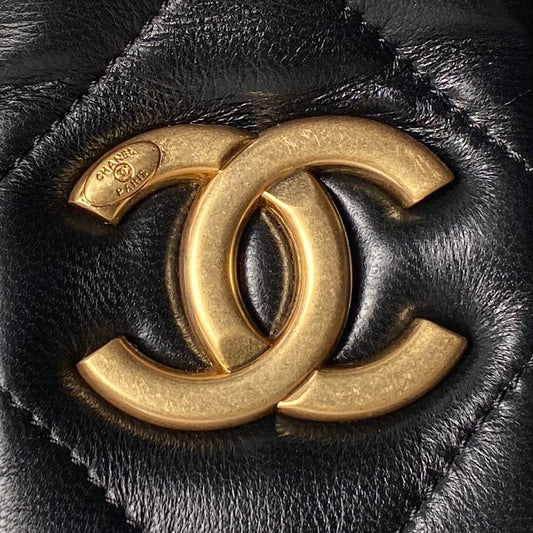 CHANEL 25S СУМКА-БАНТ 38 З ЧОРНОЇ ШКІРИ ЯГНЯТИ ІЗ ЗОЛОТОЮ ФУРНІТУРОЮ