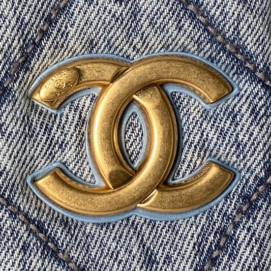 CHANEL 25S СУМКА-БАНТ 38 З ТЕМНО-СИНЬОГО ДЕНІМУ ІЗ ЗОЛОТОЮ ФУРНІТУРОЮ