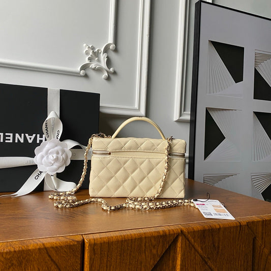 CHANEL 25S КОСМЕТИЧКА 20 З ШКІРИ КОРОВИ КОЛОРУ КРЕМОВО-БЕЖЕВИЙ ІКРИСТОЇ ВИЧИНКИ