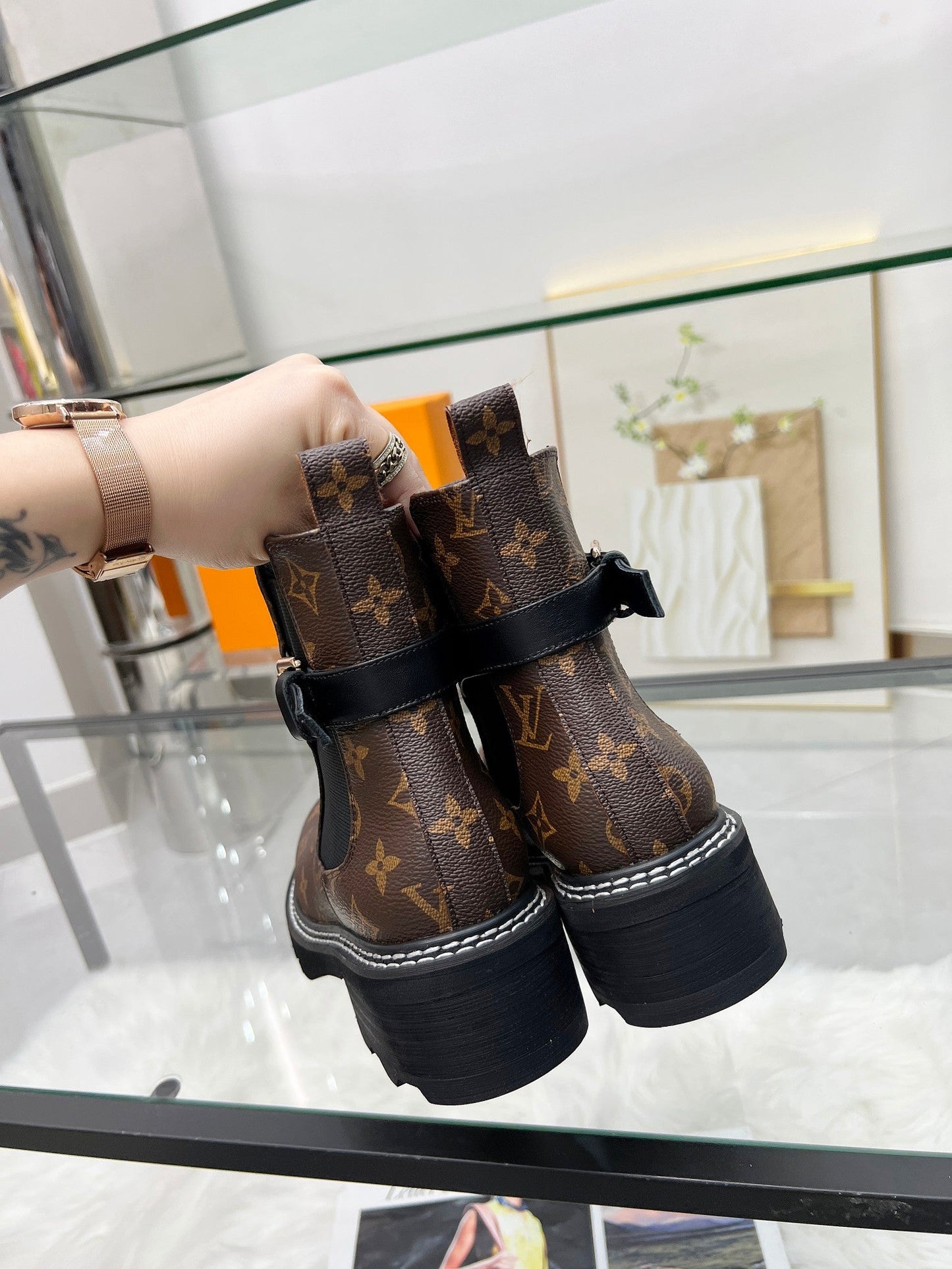 LV WOMEN'S SHORT BOOTS IN CHOCOLATE BROWN MONOGRAM CALFSKIN - 35