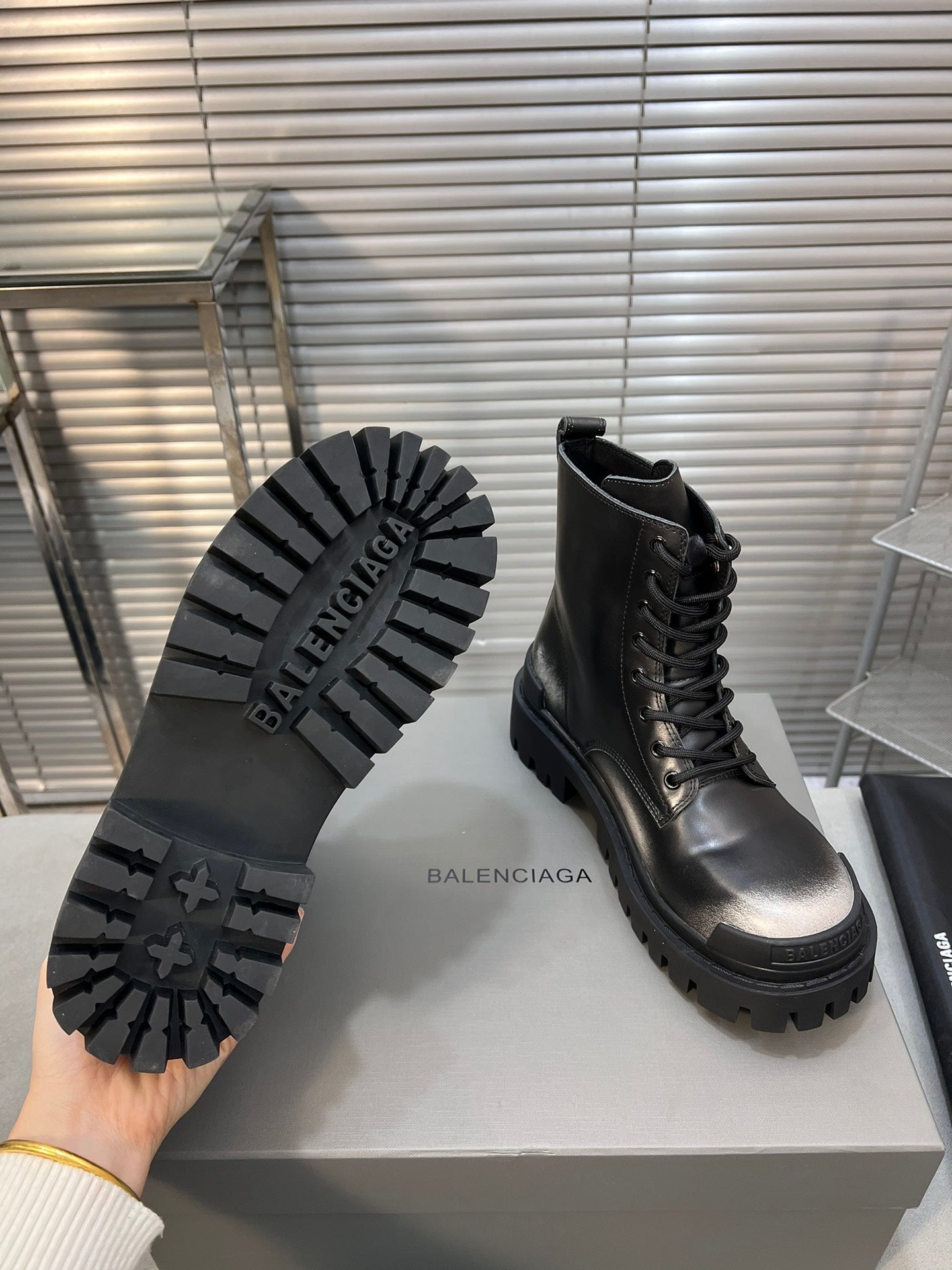 CHUNKY BOOTS IN BLACK MIX WHITE SMOOTH CALFSKIN - 35