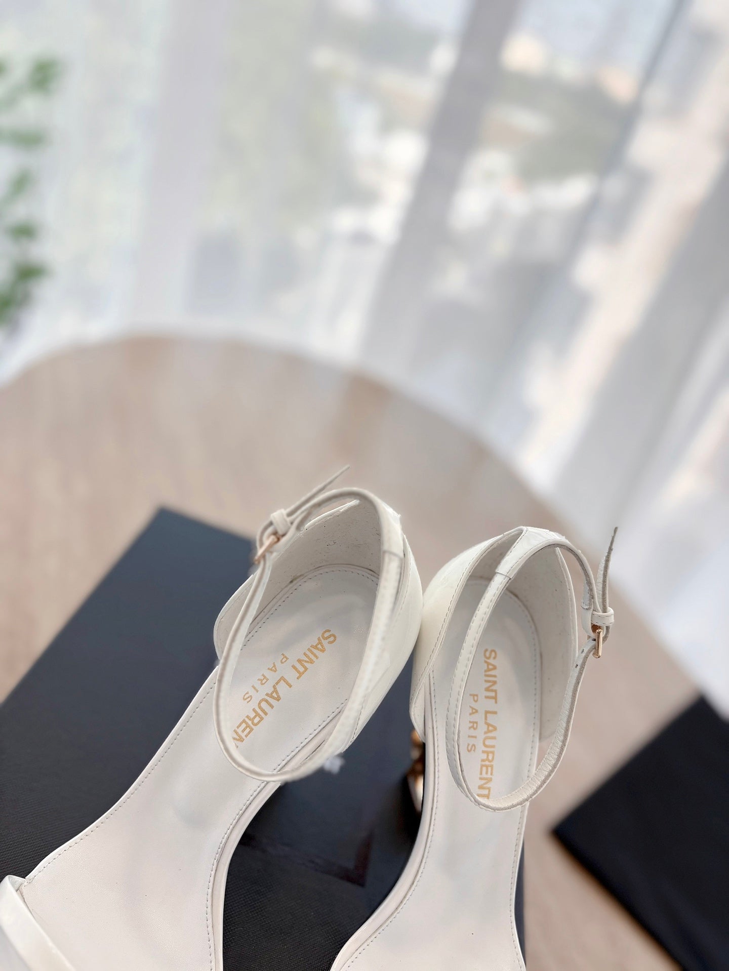 CLASSIC HIGH HEELS 10 CM IN WHITE PATENT CALFSKIN - 35