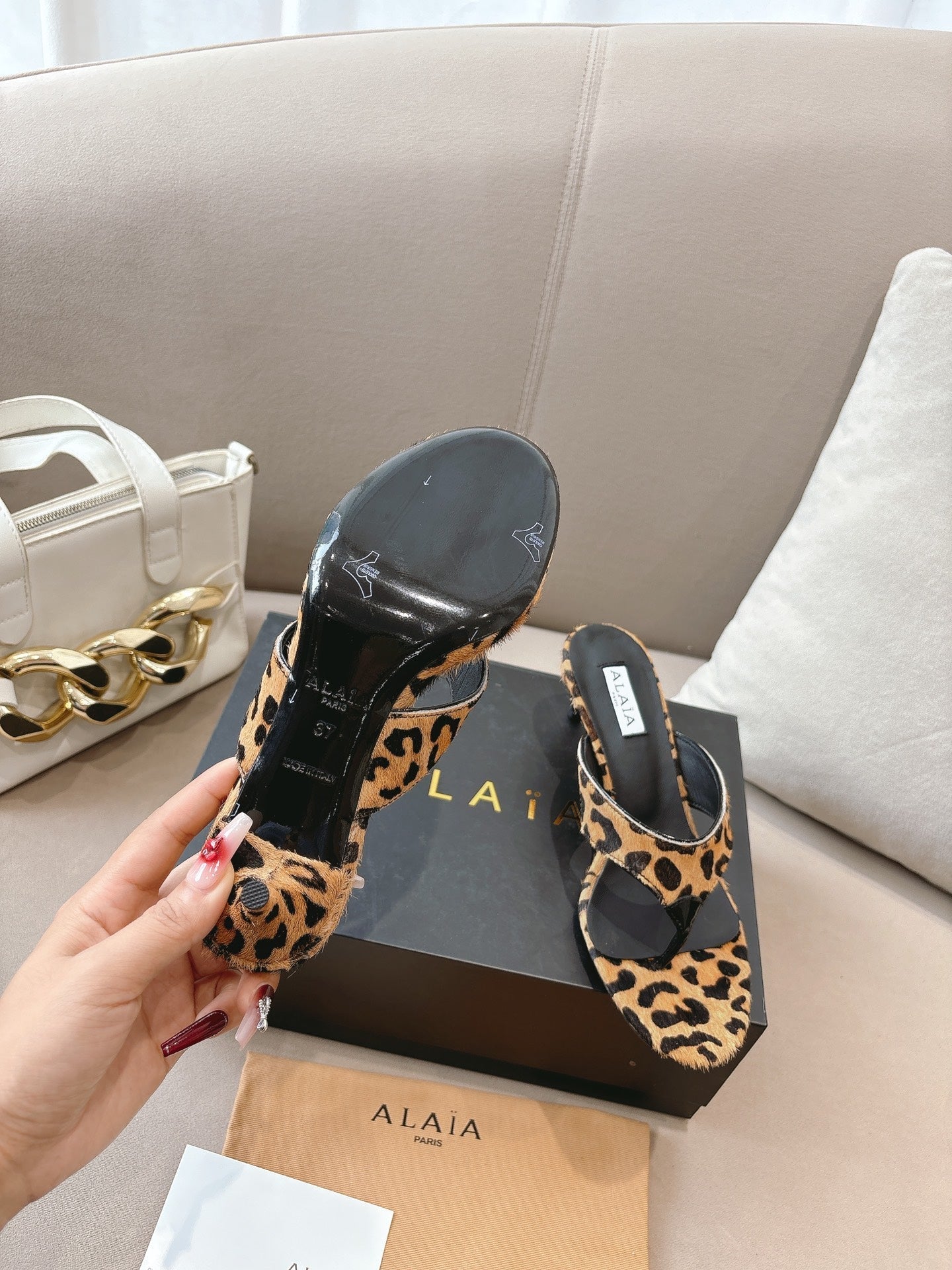 ALAIA HEELED THONG 25S 55 MM IN LEOPARD PONY HAIR LEATHER - 35