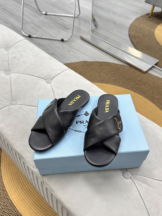 PRADA 25S SLIDE SANDALS IN BLACK CALFSKIN LOGO - 35