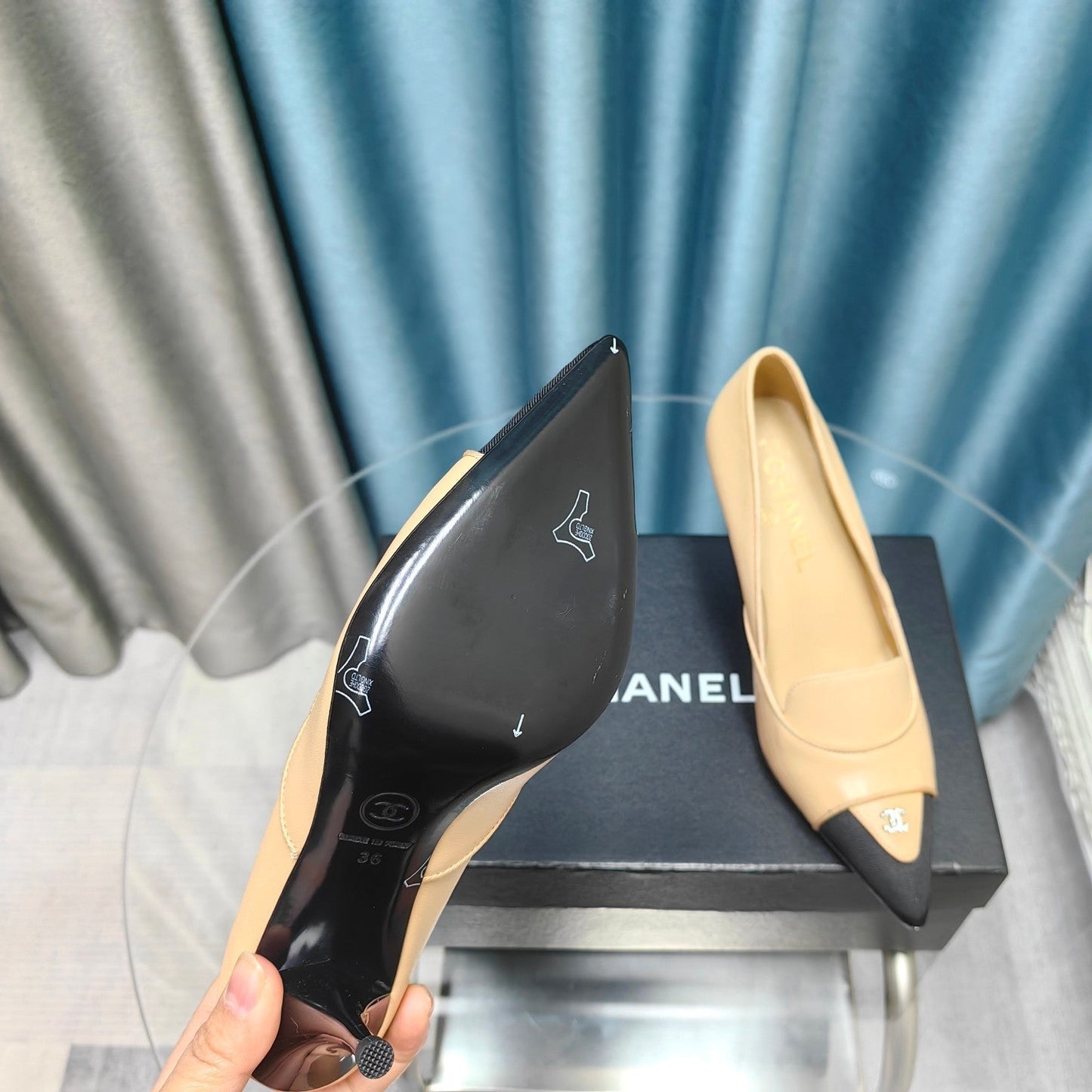 HIGH HEELS IN DARK CREAM MIX BLACK SHEEPSKIN - 35