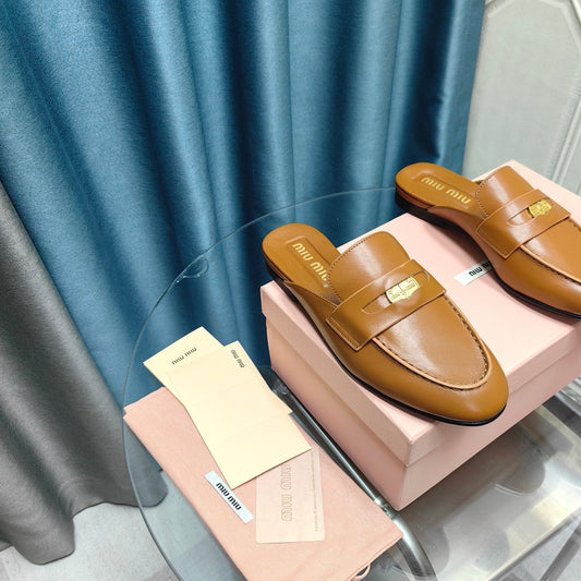 MULES SLIPPERS CARAMEL COWHIDE WITH GOLD COIN - 35