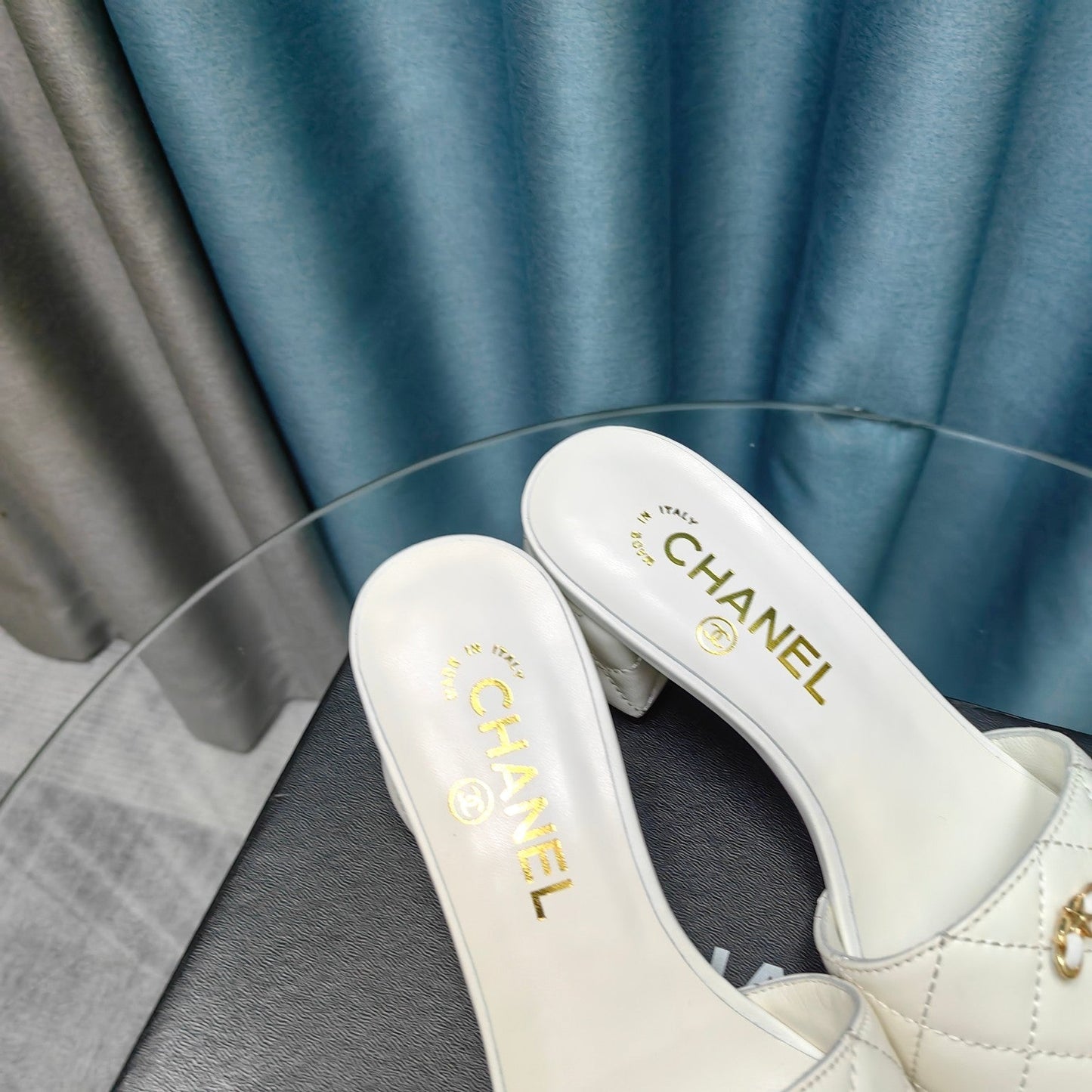 MULE SLIDE SANDAL IN WHITE LAMBSKIN - 35