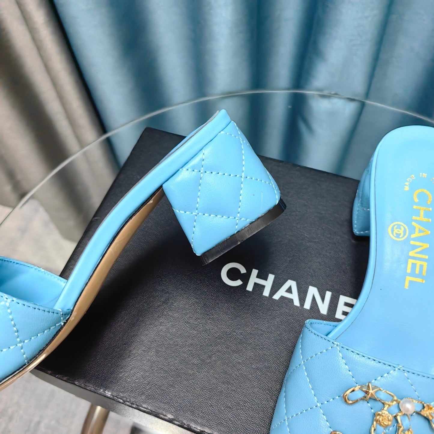 MULE SLIDE SANDAL IN SKY BLUE LAMBSKIN - 35
