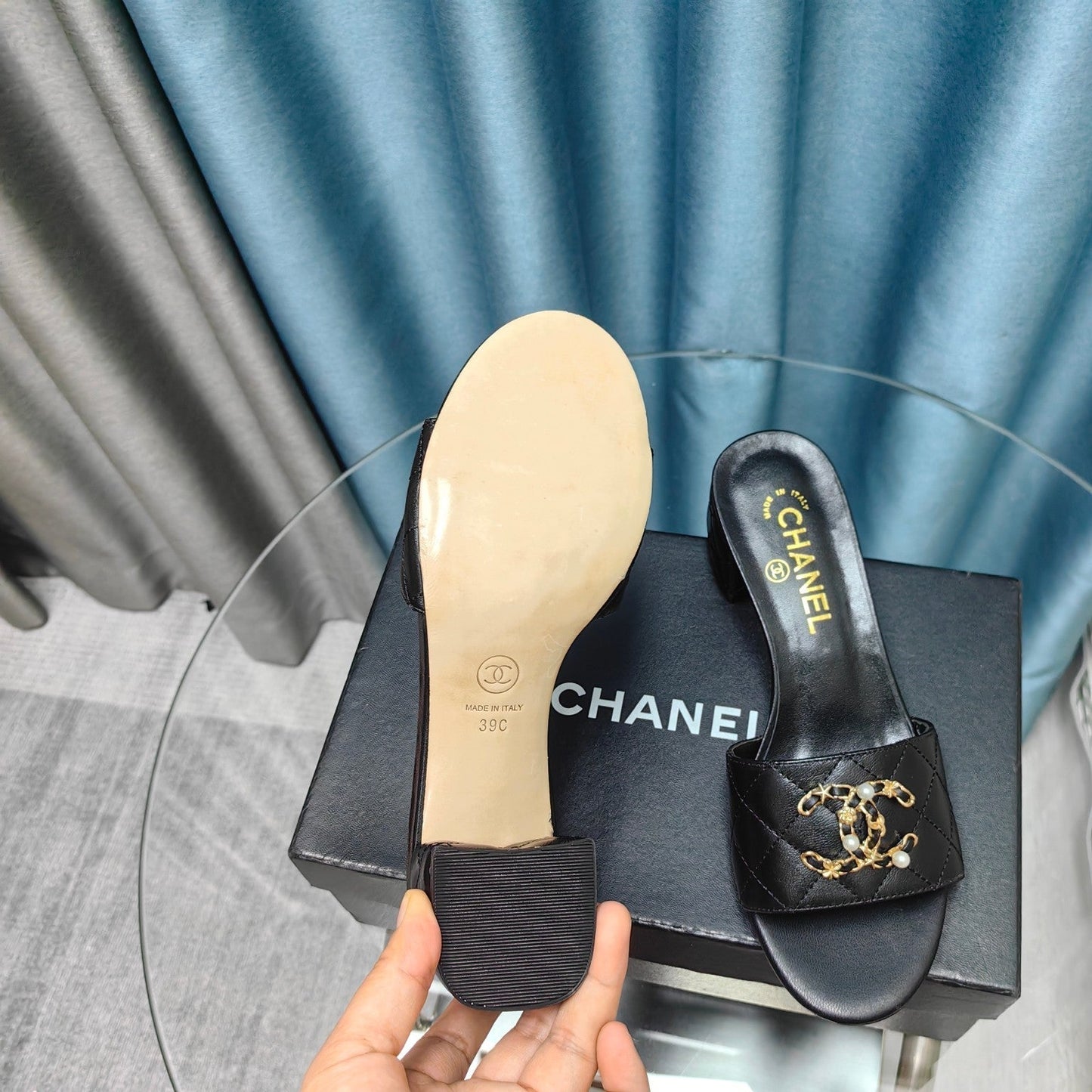 MULE SLIDE SANDAL IN BLACK LAMBSKIN - 35