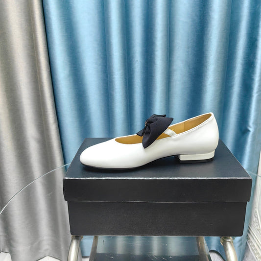 MARY JANE SHOES WHITE SHEEPSKIN WITH BLACK BOW - 35