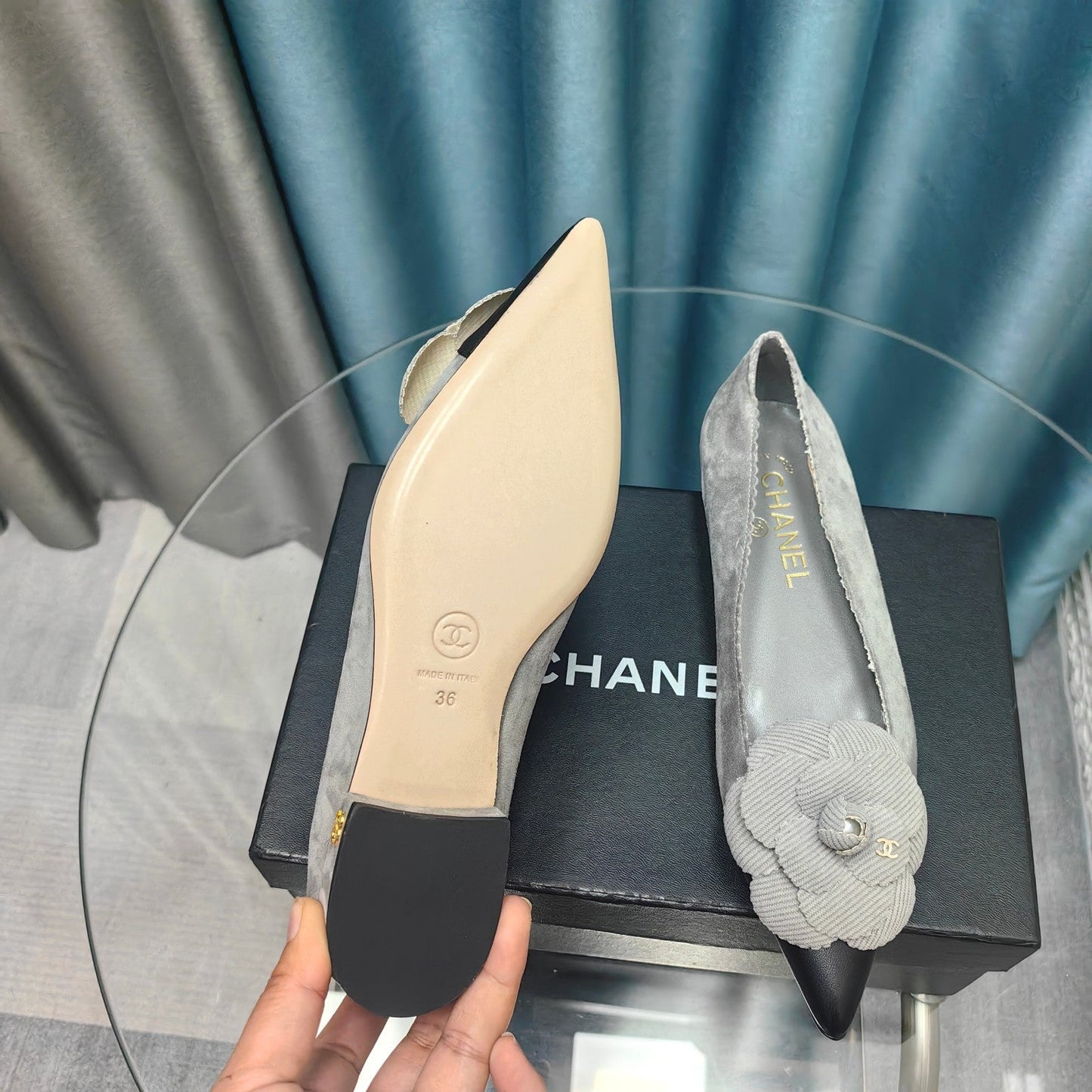 CC BALLET FLAT IN SPANISH GRAY SUEDE AND BLACK CALFSKIN WITH FLOWER - 35