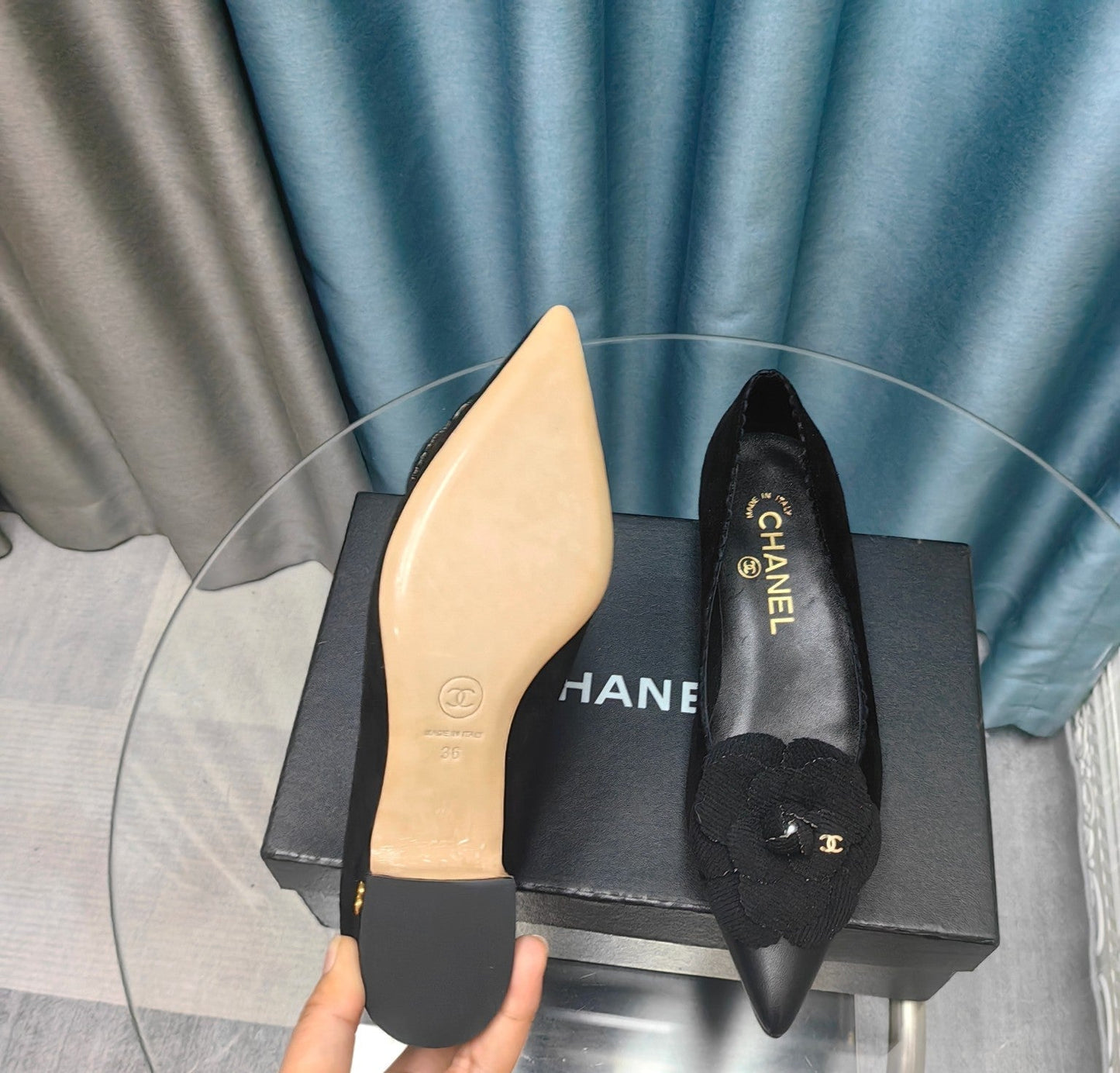 CC MEDIUM HEELS IN BLACK SUEDE AND CALFSKIN WITH FLOWER - 35
