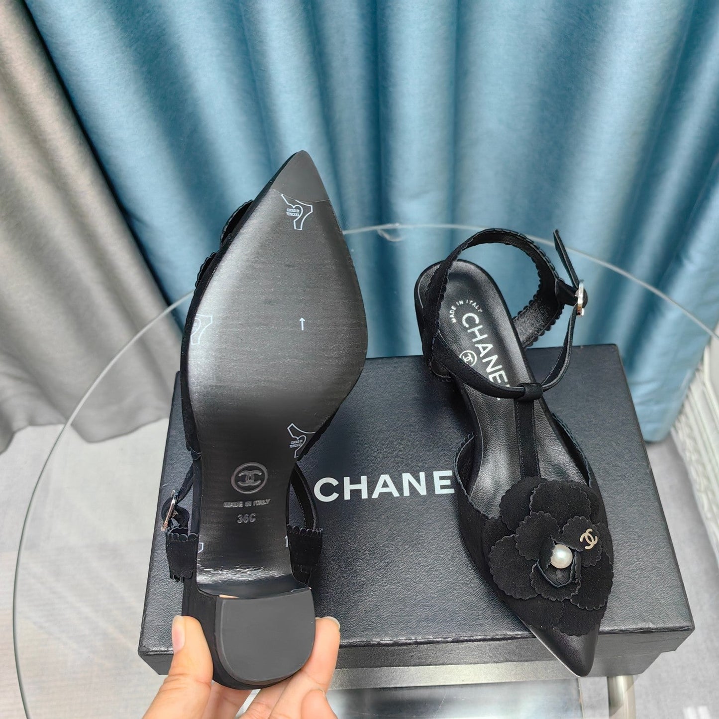 CC CAMELLIA SANDAL IN BLACK SUEDE AND CALFSKIN WITH FLOWER - 35