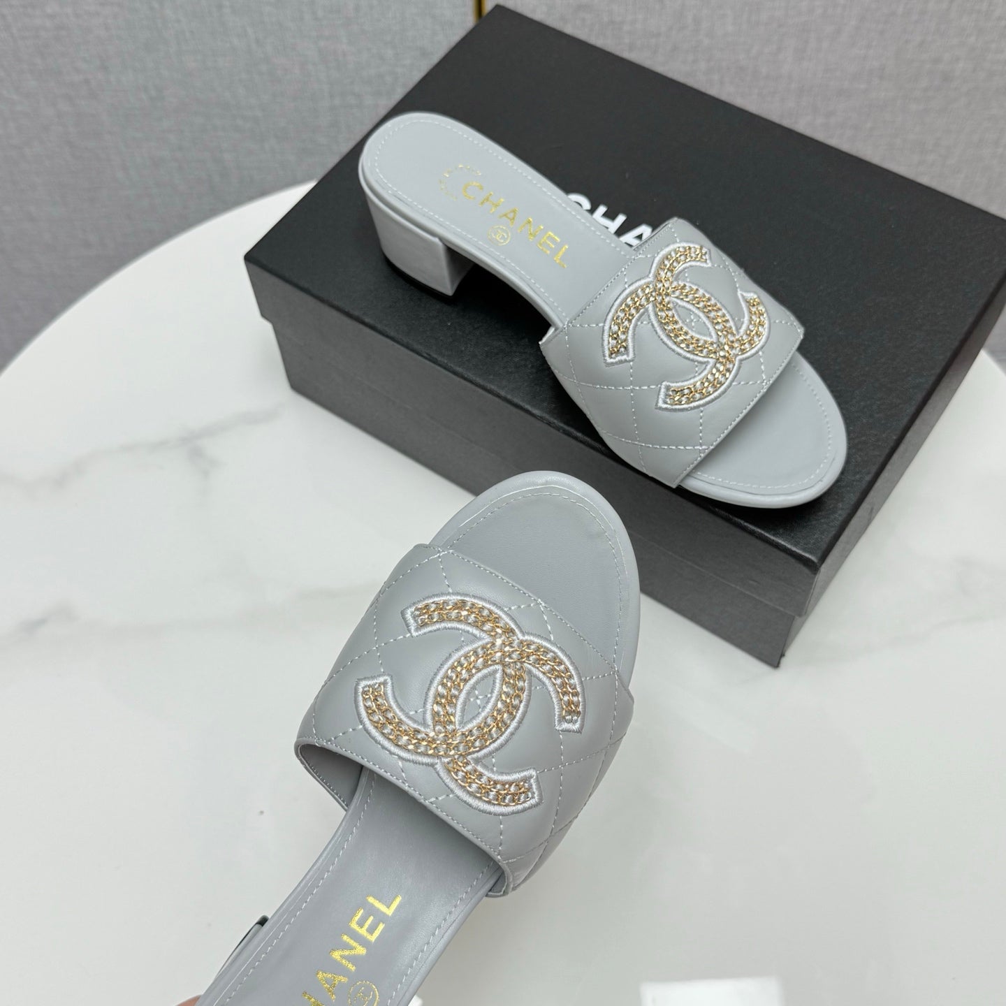 CC HIGH HEEL 25S IN DUSTY BLUE GREY CALFSKIN WITH LOGO - 35