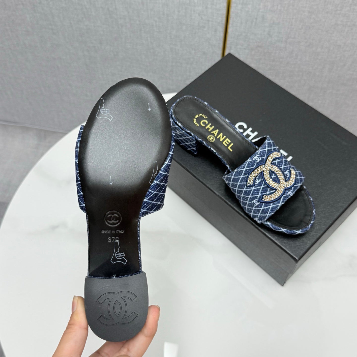 CC HIGH HEEL 25S IN DARK BLUE DENIM STRIPED PATTERN WITH LOGO PRINT - 35
