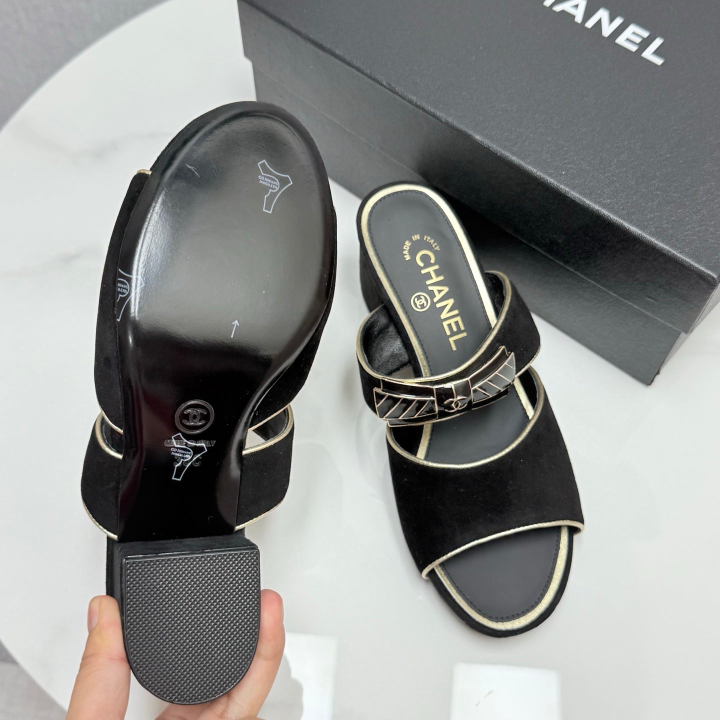 CC DOUBLE-STRAP HEELS 25S IN BLACK SUEDE - 35