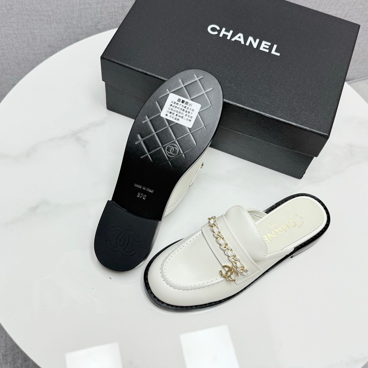 CC FLAT MULE 25S IN WHITE CALFSKIN STYLE 5 - 35