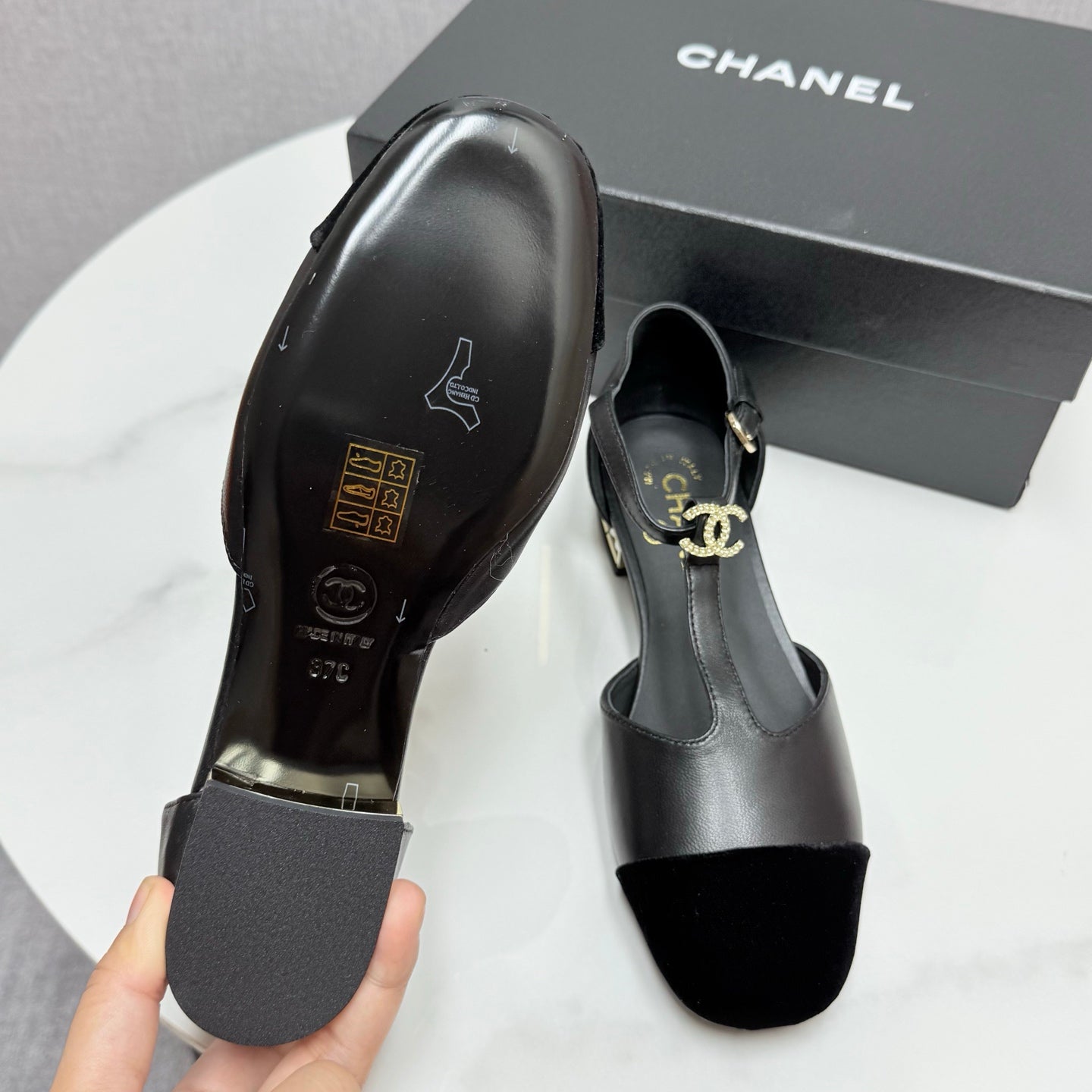 CC MARY JANE 25S IN BLACK LAMBSKIN AND SUEDE WITH PEARL HEEL - 35