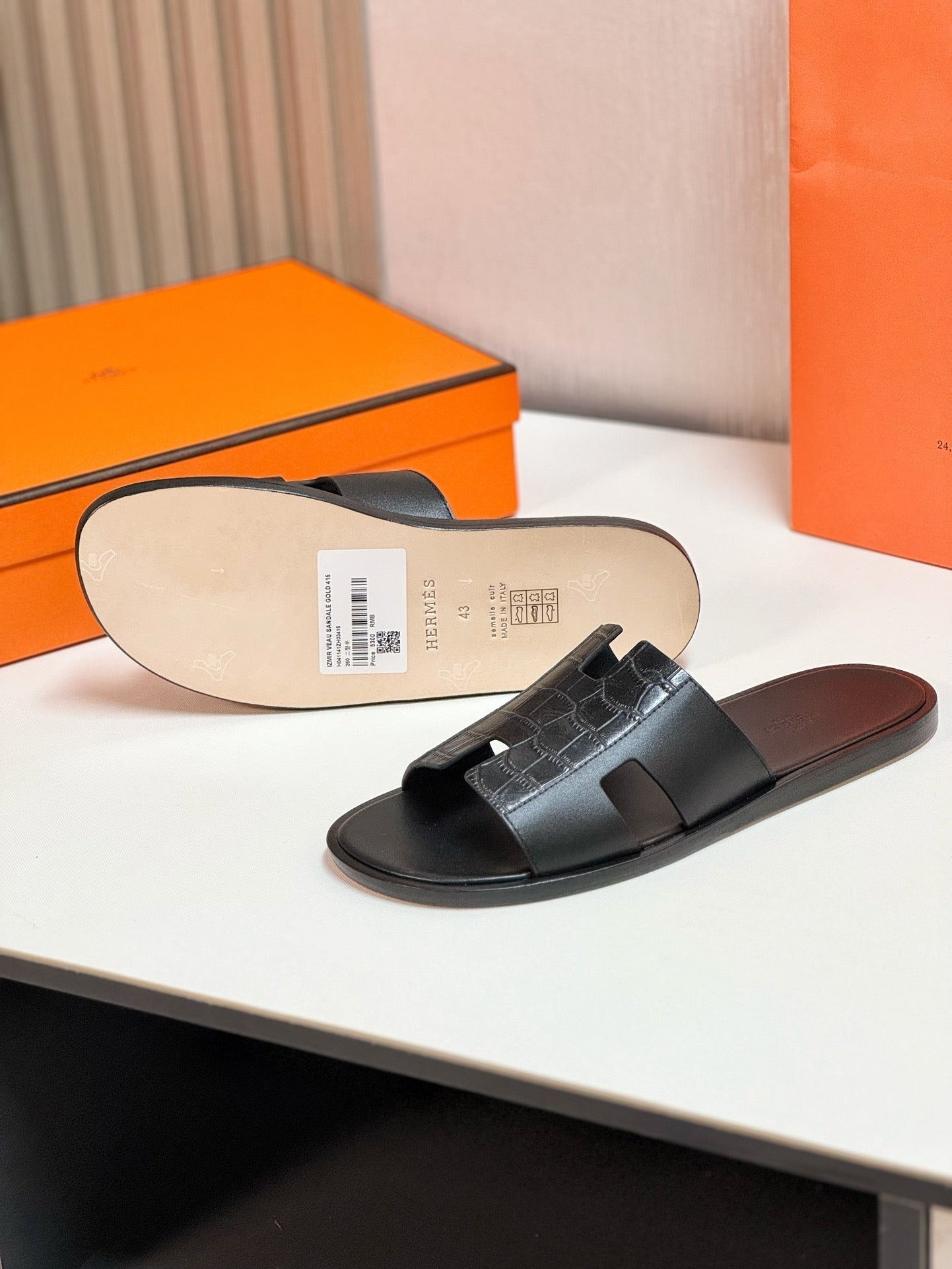 IZMIR SANDAL BLACK LAMBSKIN WITH PATTERNS - 35