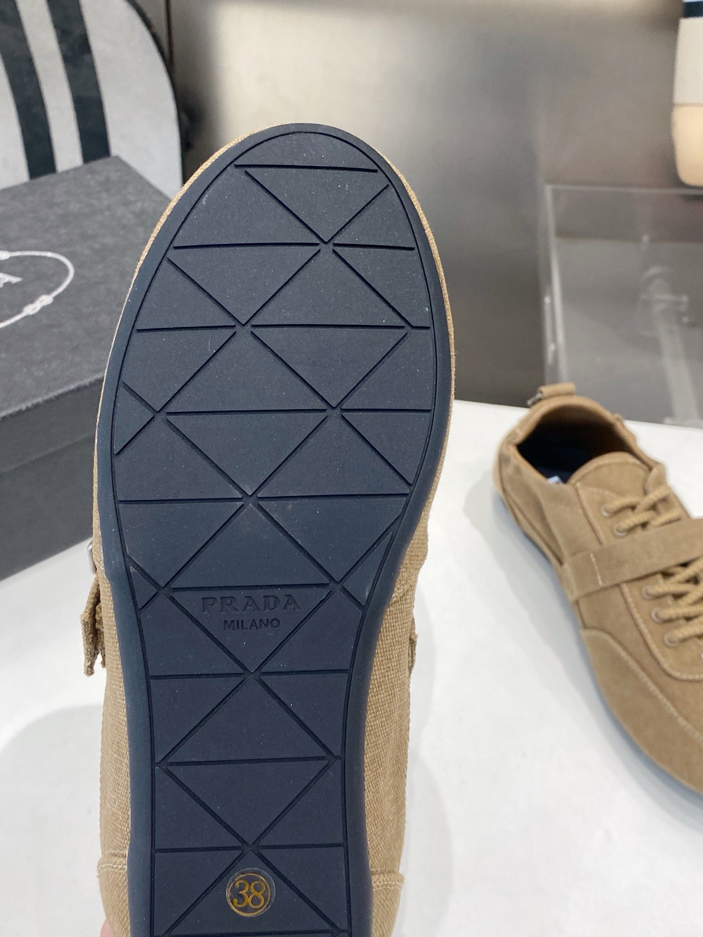 КРОСІВКИ PRADA 26S З КОРИЧНЕВОГО ТЕКСТИЛЮ З СРІБНОЮ ФУРНІТУРОЮ