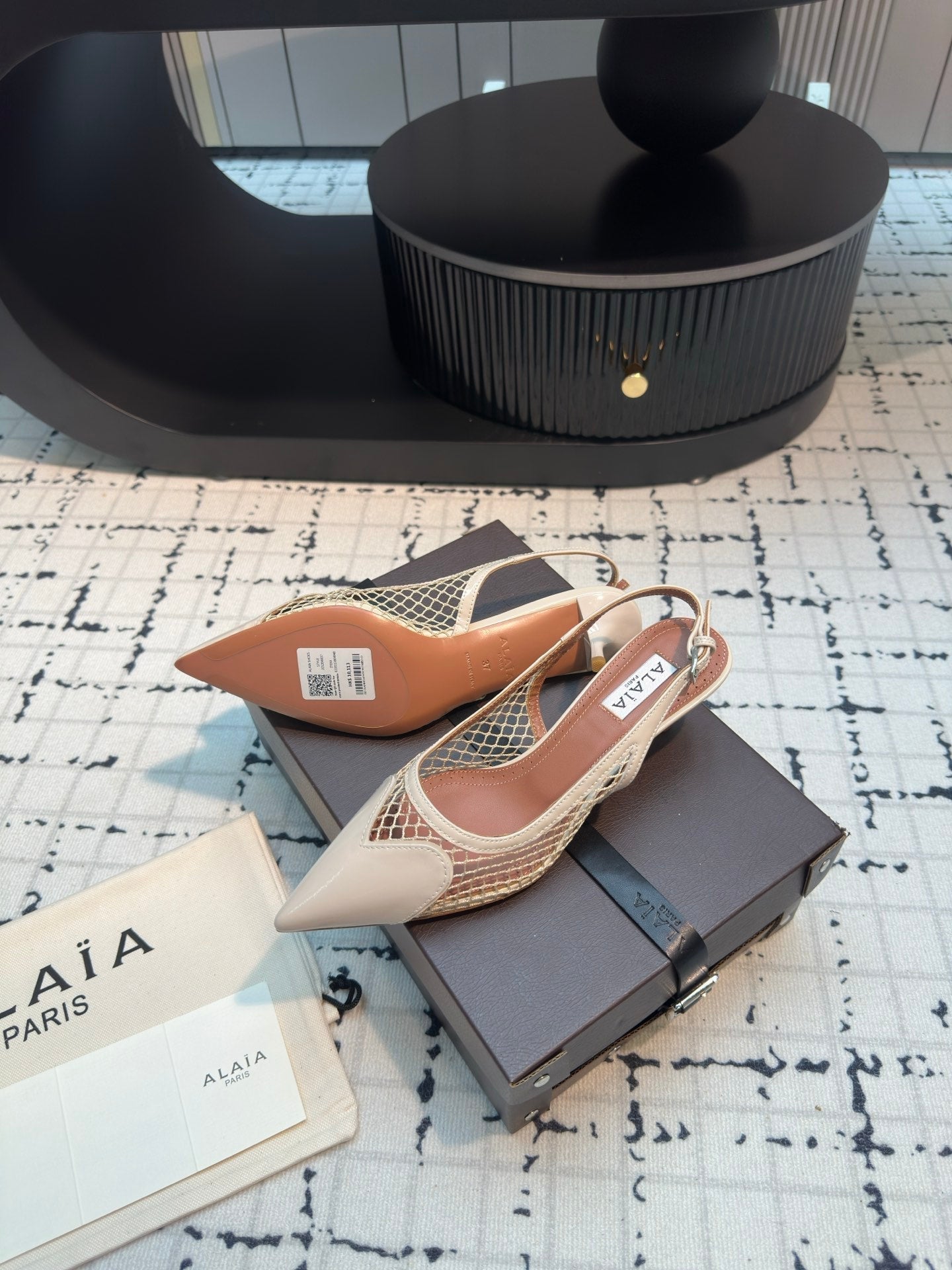 ALAIA SLINGBACKS 5 CM IN BEIGE CREAM CALFSKIN WITH MESH - 34