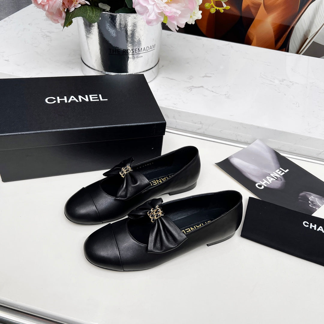 CHANEL 25S MARY JANES IN BLACK CALFSKIN WITH BOW GOLD HARDWRE - 35