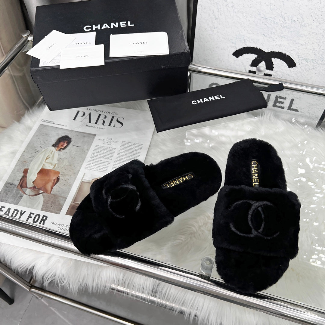 CHANEL 25S FUR SLIPPERS IN BLACK - 35