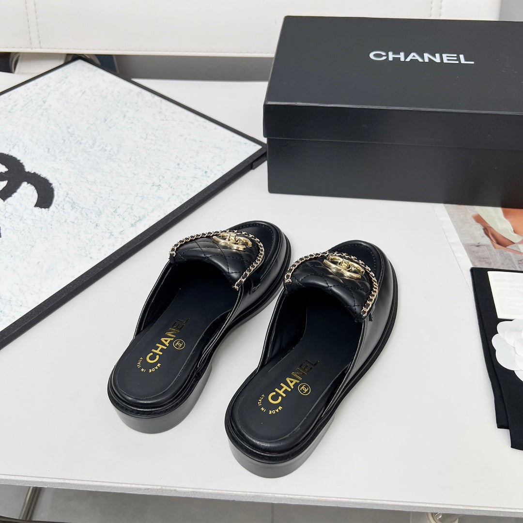 CHANEL 25S MULES WITH CHAIN DETAIL IN BLACK CALFSKIN GOLD HARDWRE - 35