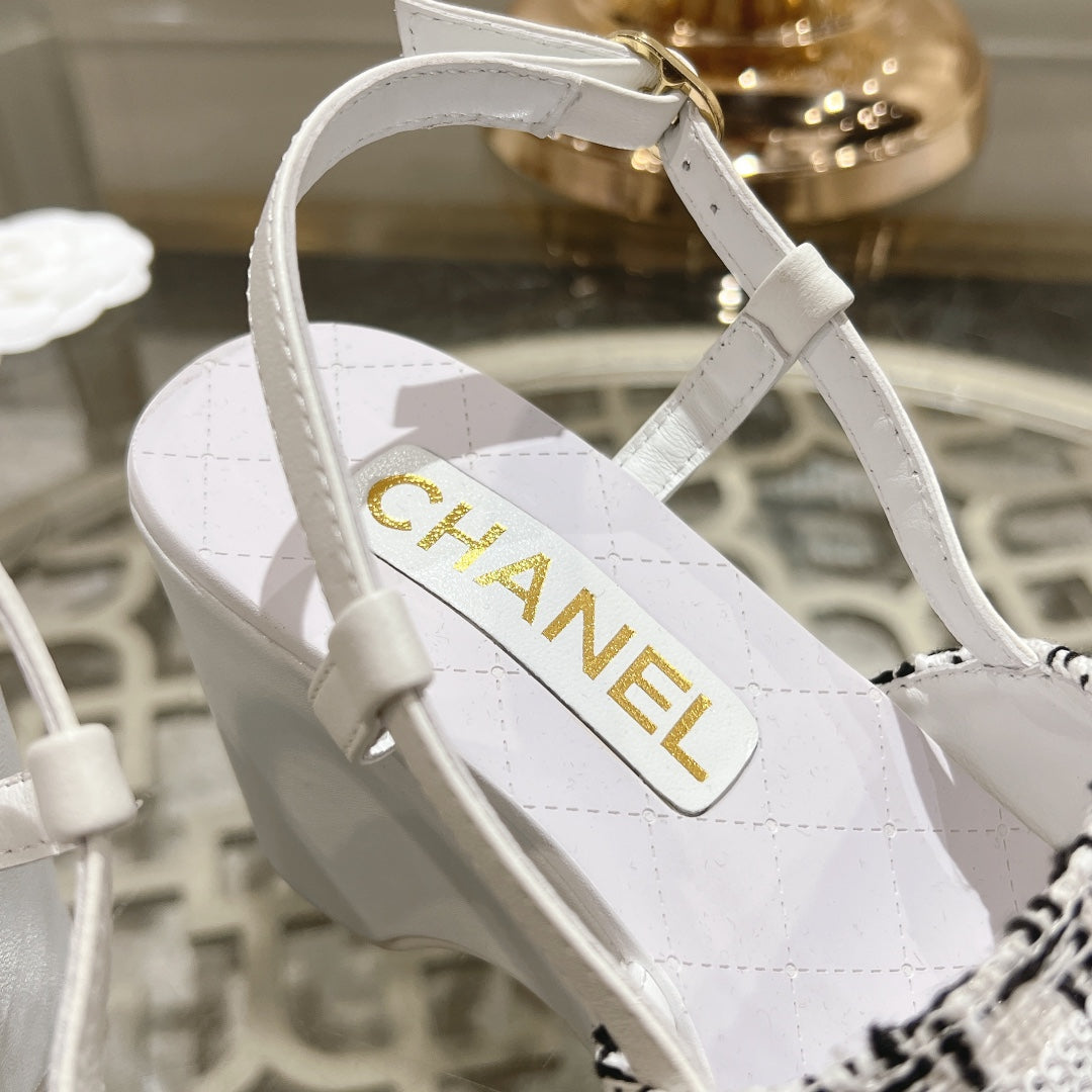 WEDGE SANDALS IN BLACK MIX WHITE FABRIC WITH LOGO - 34