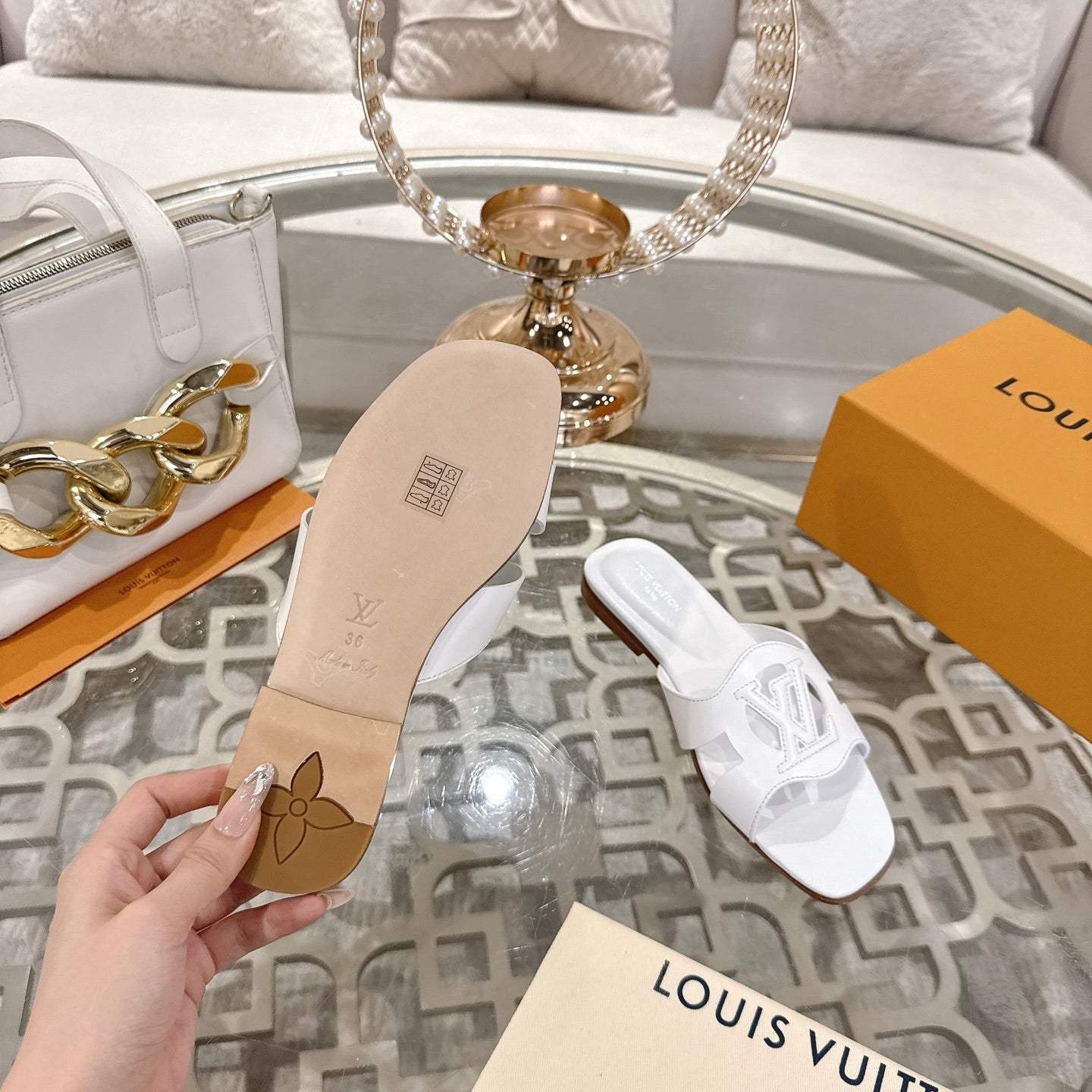 ISOLA FLAT SLIDE IN WHITE CALFSKIN - 35