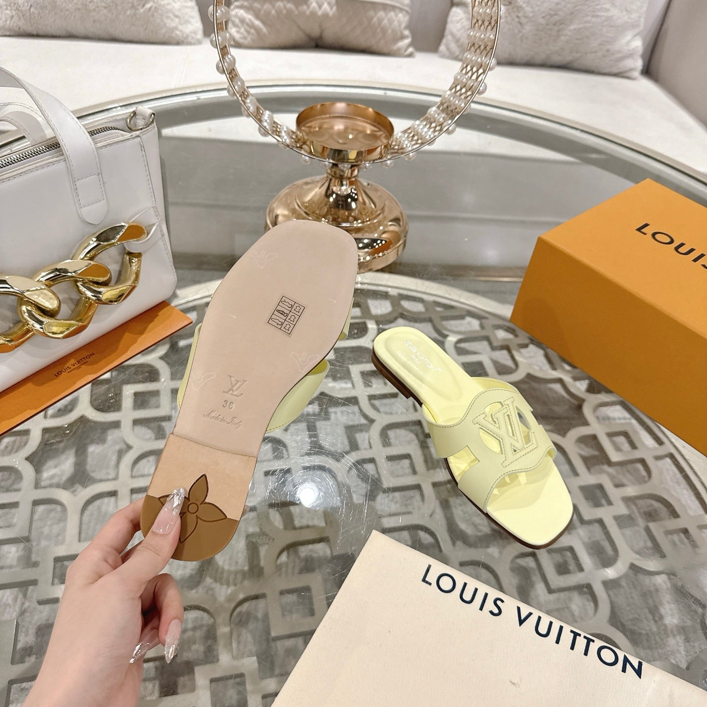 ISOLA FLAT SLIDE IN PALE YELLOW CALFSKIN - 35