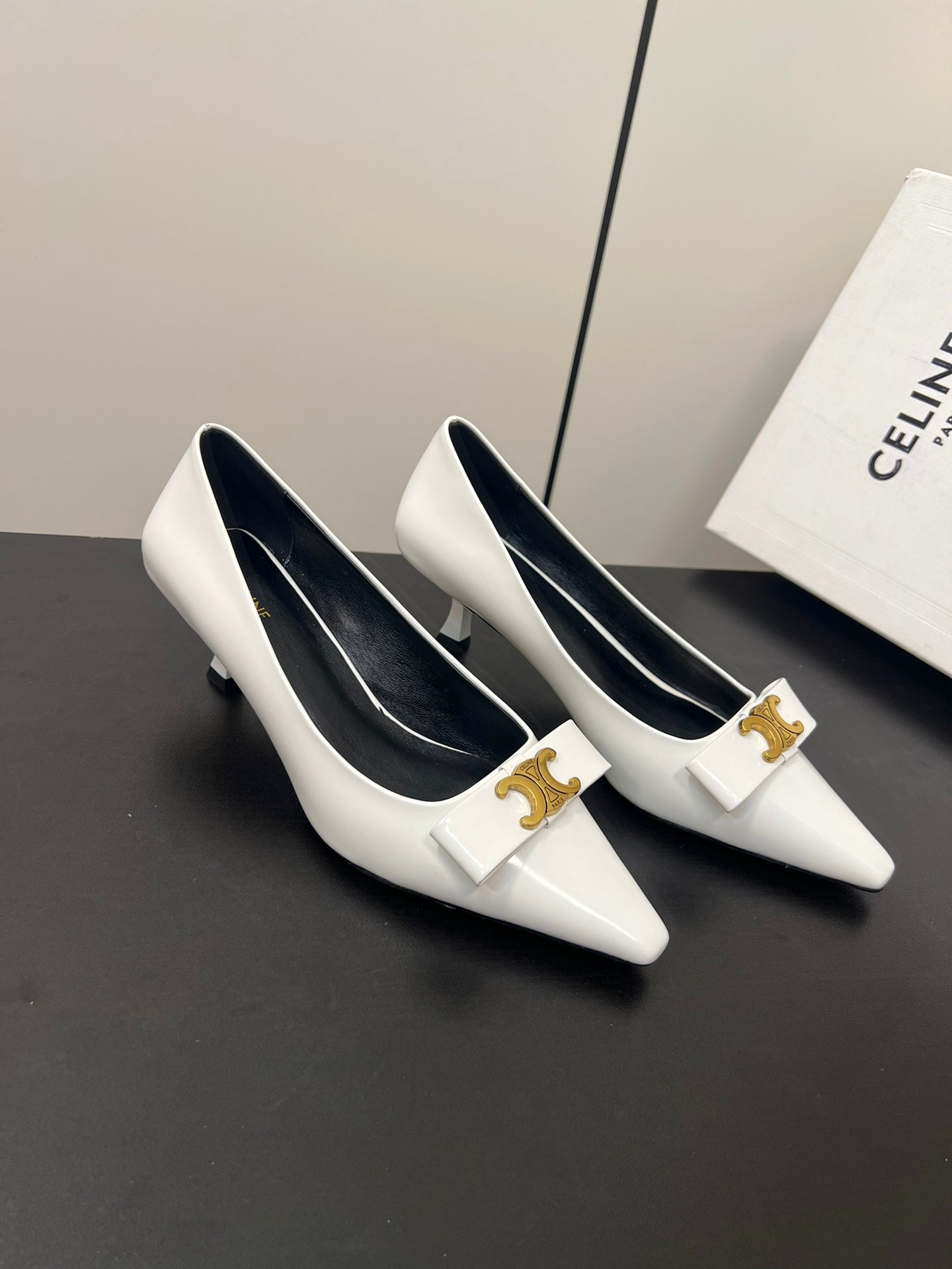 TRIOMPHE POINTED-TOE HIGH PUMPS IN WHITE SHINY CALFSKIN - 35