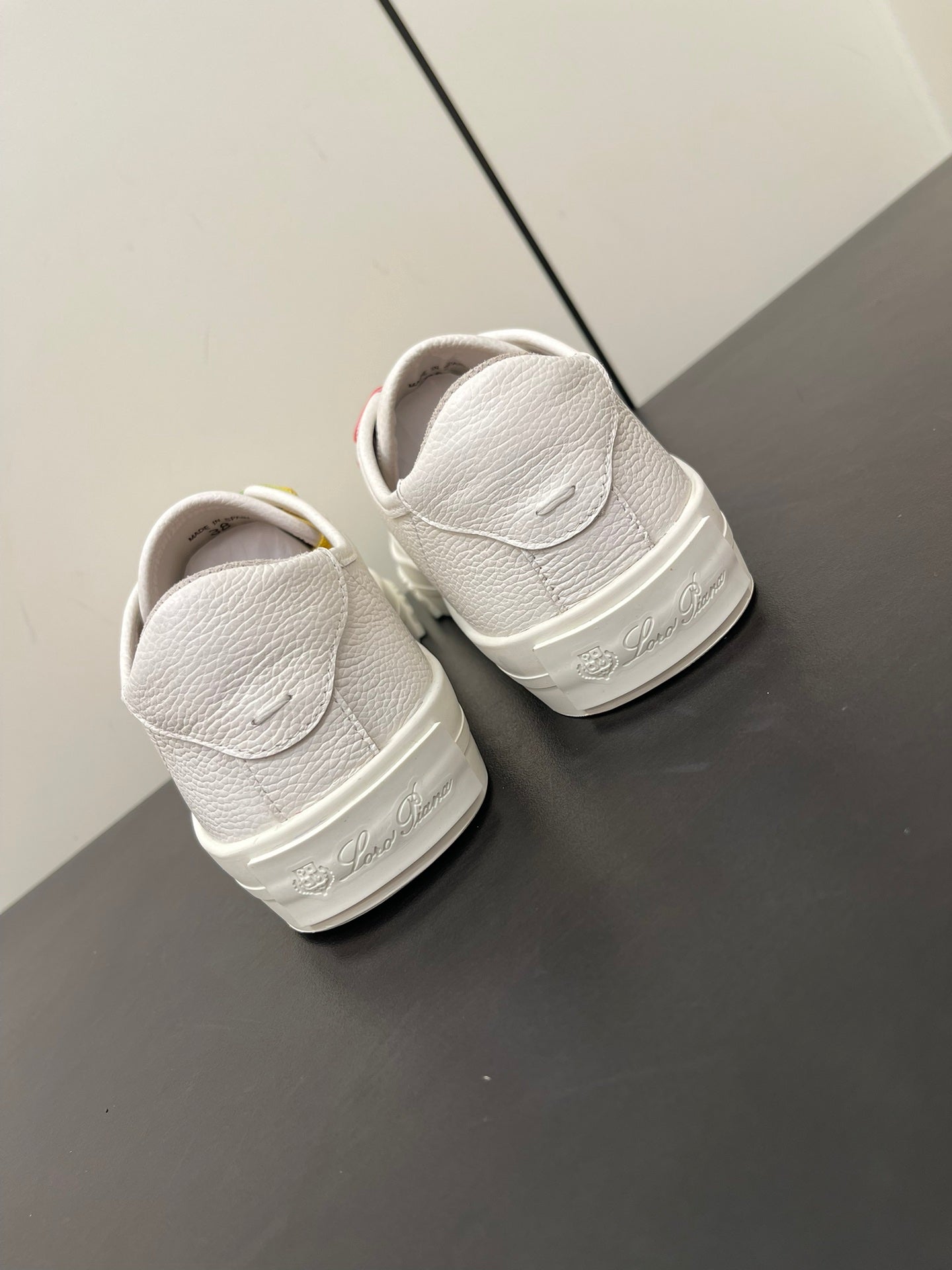 LP CLASSIC BISCUIT SNEAKERS WHITE WITH MULTI-COLOR LACES CALFSKIN - 35