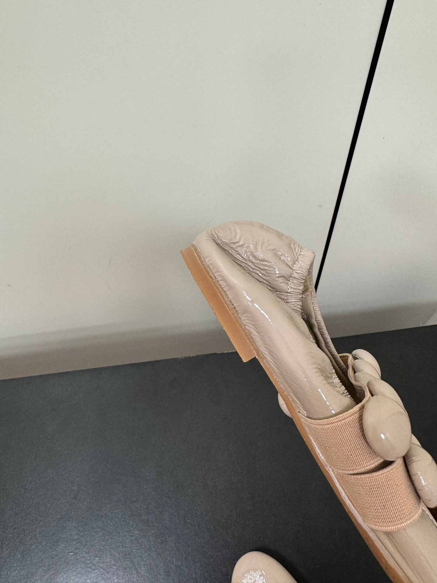 ALAIA SPHERE BALLET FLATS IN ALMOND BEIGE LAMBSKIN - 35