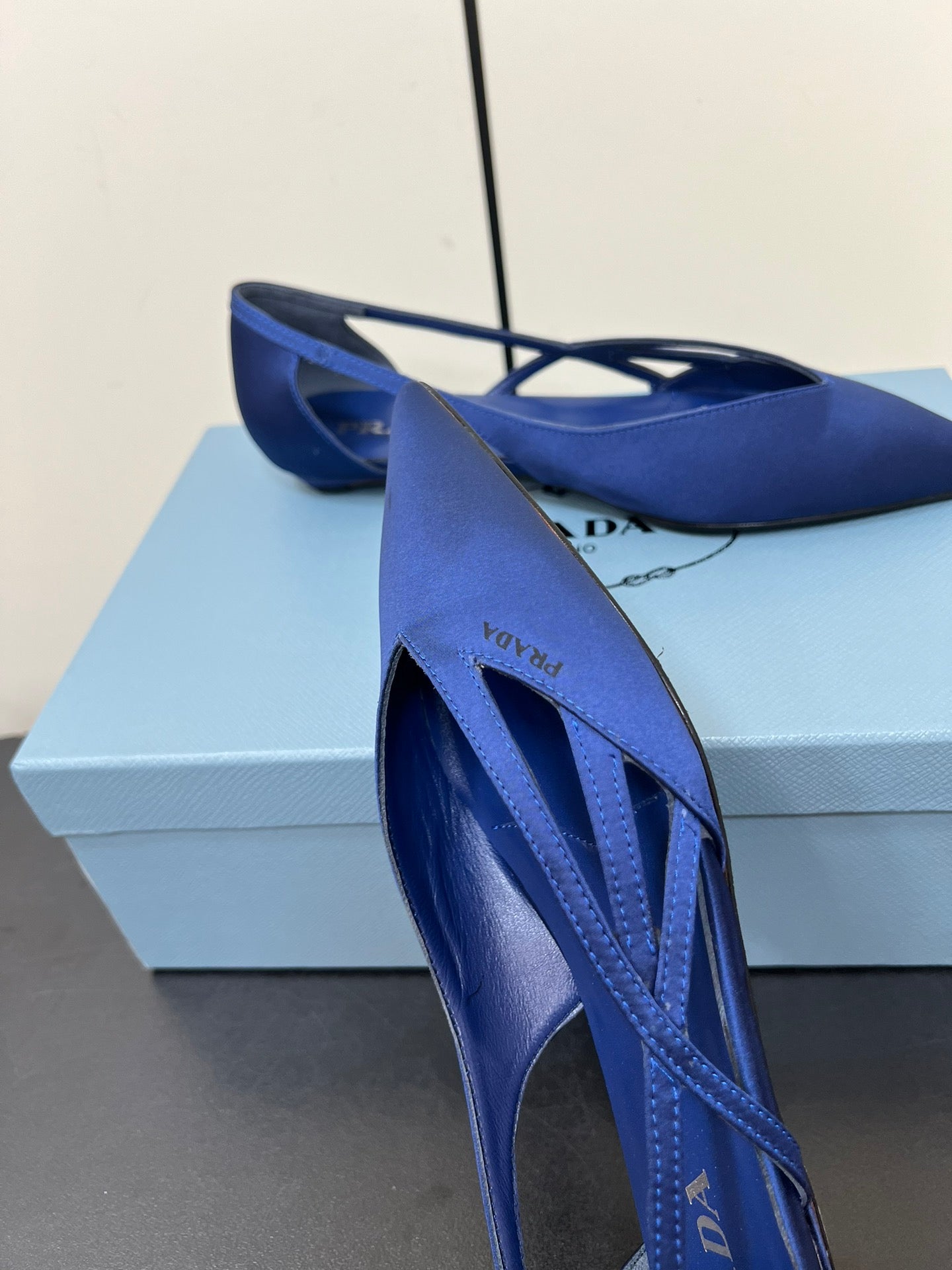 CUT-OUT BALLERINAS IN NAVY BLUE SATIN - 35