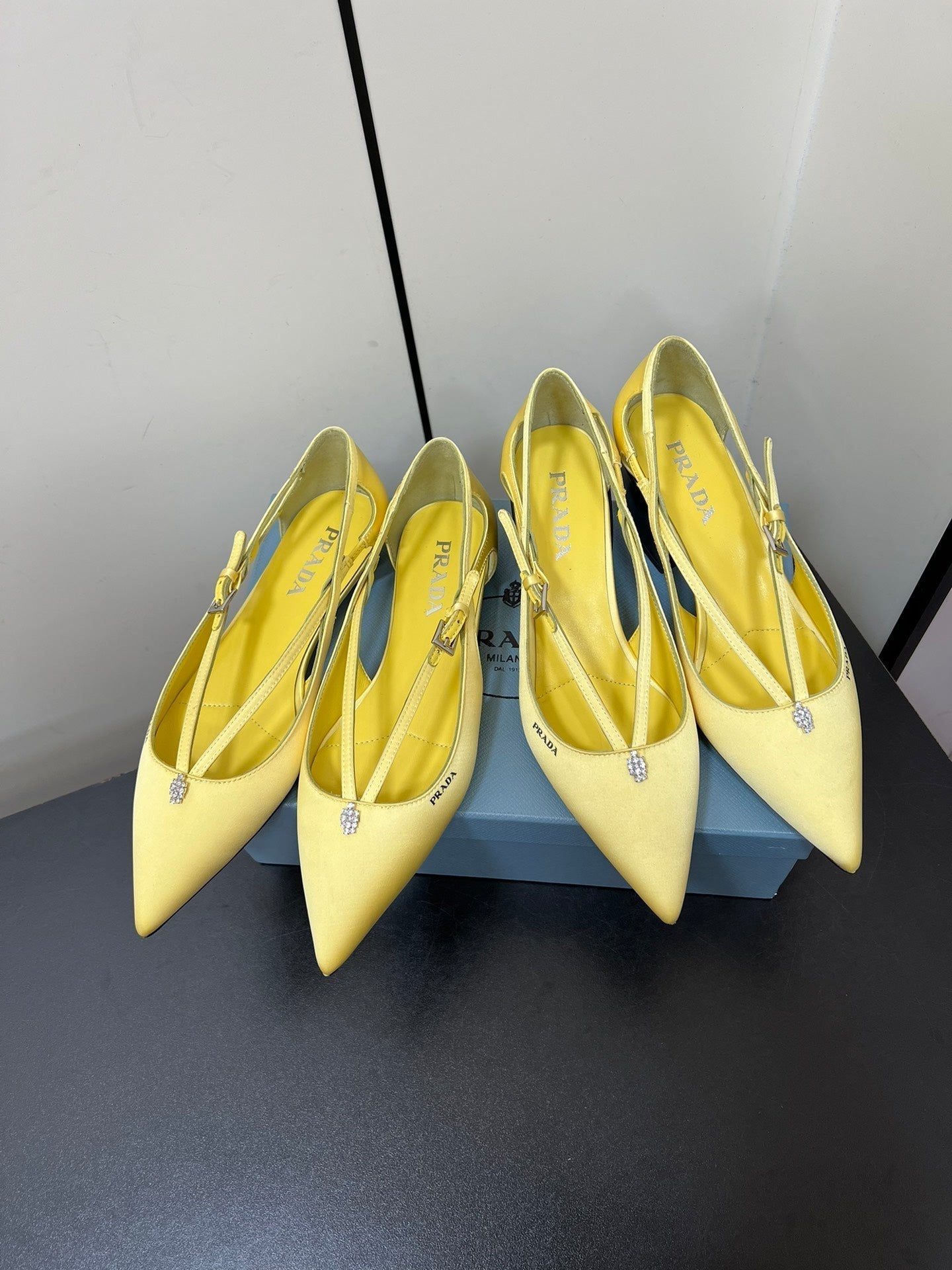 CUT-OUT PUMPS WITH BEAD BUCKLE IN LIGHT YELLOW SATIN - 35