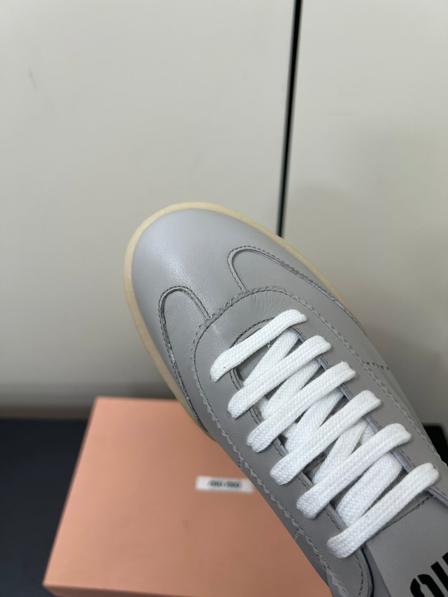 THICK-SOLED RETRO SNEAKERS IN PALE GRAY SMOOTH LAMBSKIN - 35