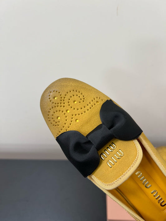 ЛОФЕРИ З БАНТОМ З ЗАМШІ КОЛЬОРУ DUST YELLOW - 35