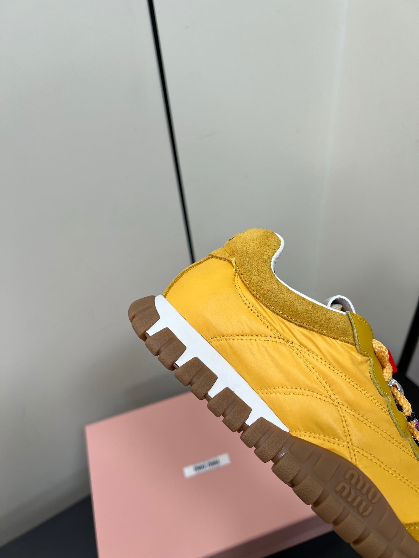 TYRE SNEAKERS IN YELLOW TECHNICAL FABRIC AND SUEDE WITH STICKER - 34